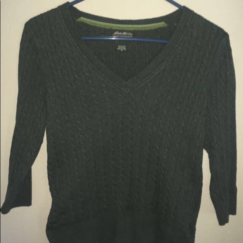 Green Three-Quarter Sleeve Sweater